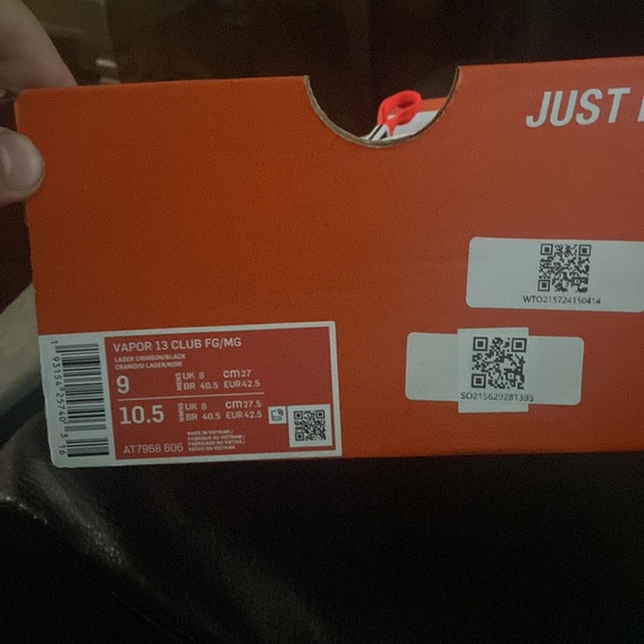 Mens Nike Cleats - Picture 2 of 2